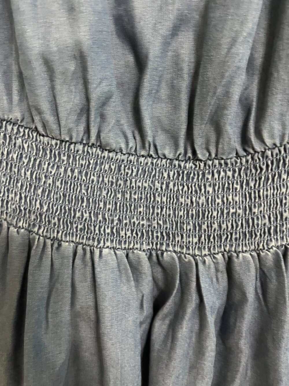 Frye & Co Chambray Blue Dress NWT Smocked Waist Keyhole Flutter Sleeve Large - Picture 3 of 10